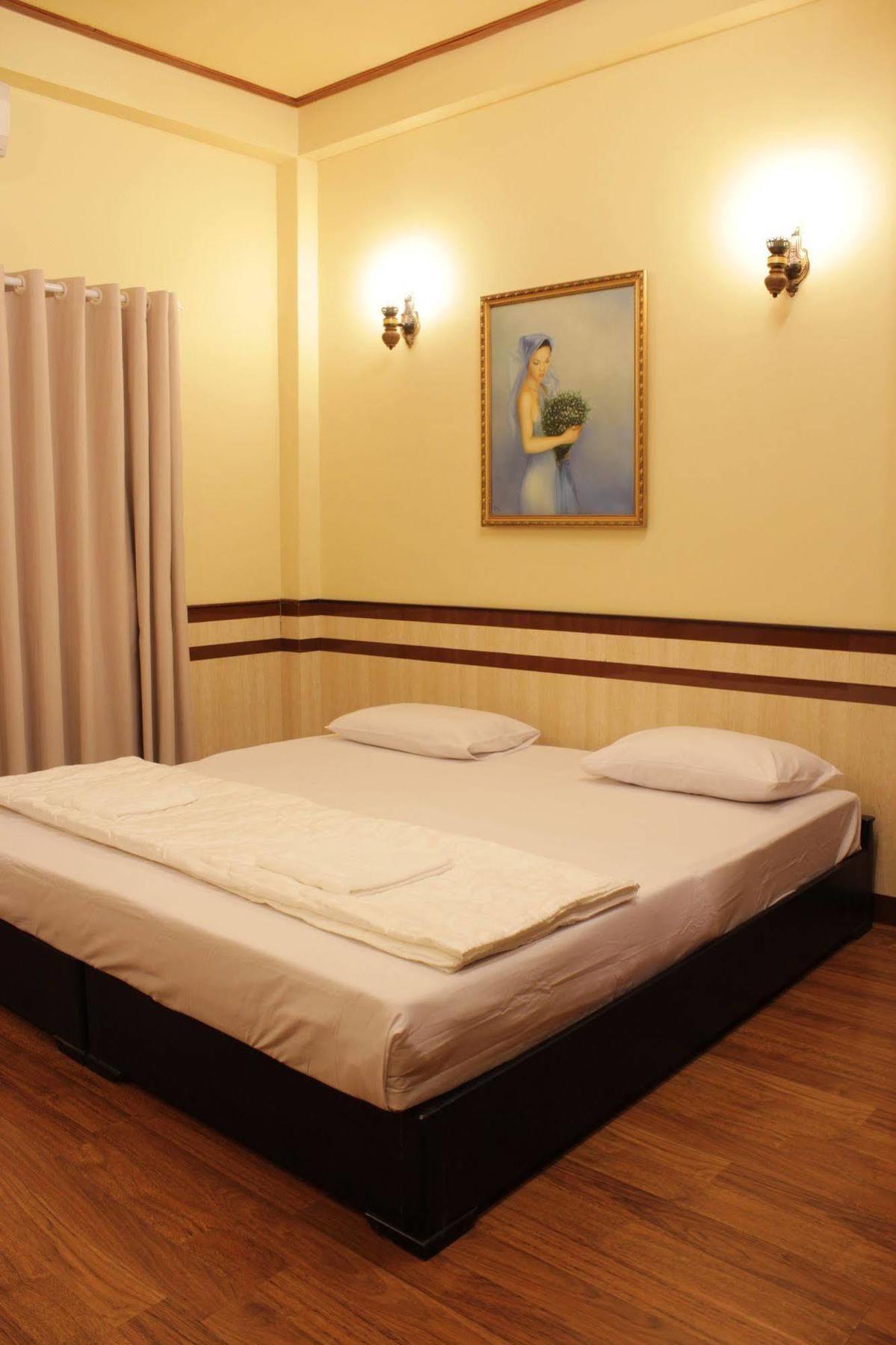 Bee Saigon Hotel Ho Chi Minh City Exterior photo